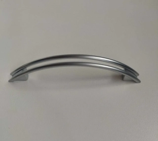 Kovová úchytka -  chrom - 9,6cm 